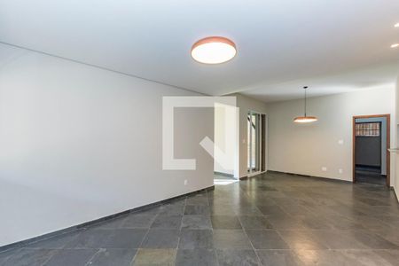 Sala 1 de casa para alugar com 3 quartos, 310m² em Santa Lúcia, Belo Horizonte