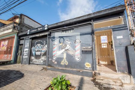 Casa para alugar com 275m², 2 quartos e 1 vaga Casa para alugar com 275m², 2 quartos e 1 vagaFachada