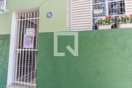 Casa à venda com 110m², 3 quartos e 1 vaga Casa à venda com 110m², 3 quartos e 1 vagaFachada