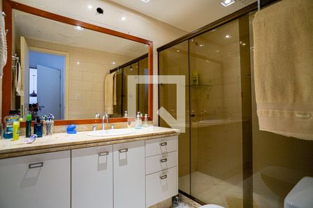 Banheiro de apartamento à venda com 2 quartos, 86m² em Santa Rosa, Niterói