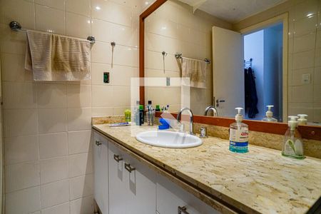 Banheiro de apartamento à venda com 2 quartos, 86m² em Santa Rosa, Niterói