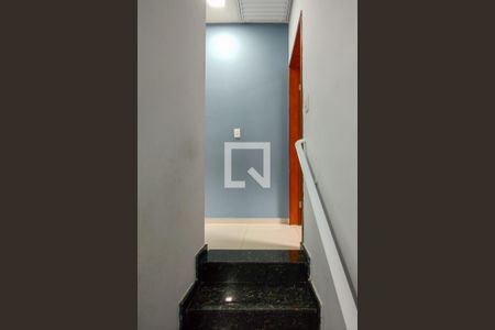 Escada de casa de condomínio para alugar com 2 quartos, 66m² em Canto do Forte, Praia Grande