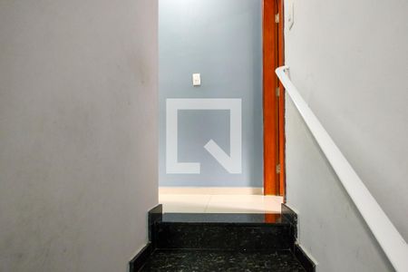 Escada de casa de condomínio para alugar com 2 quartos, 66m² em Canto do Forte, Praia Grande