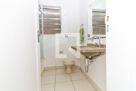 Banheiro de casa para alugar com 2 quartos, 110m² em Bom Retiro, São Paulo