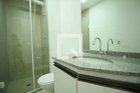 Banheiro de kitnet/studio para alugar com 1 quarto, 26m² em Vila Andrade, São Paulo