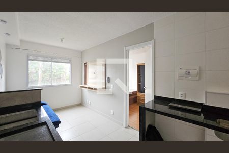 Sala / Cozinha / Area de Serviço de apartamento à venda com 1 quarto, 26m² em Jardim Itacolomi, São Paulo