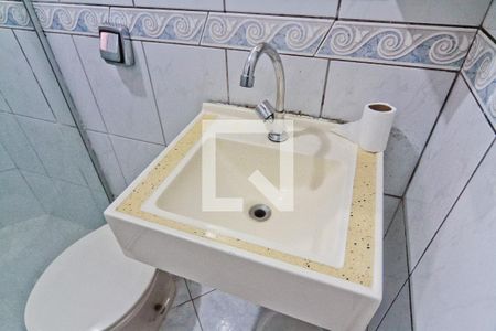 Banheiro de casa para alugar com 1 quarto, 40m² em Jardim Peri, São Paulo