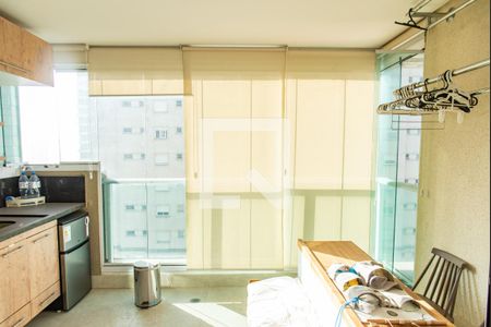 Varanda e cozinha de apartamento para alugar com 1 quarto, 40m² em Paraíso, São Paulo