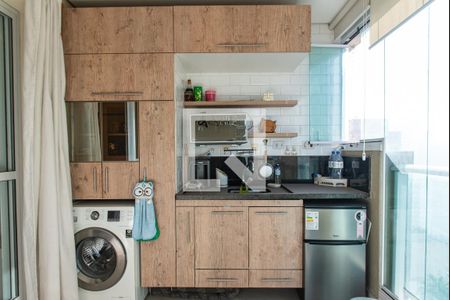 Varanda e cozinha de apartamento para alugar com 1 quarto, 40m² em Paraíso, São Paulo