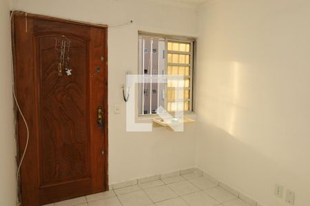 Sala de apartamento para alugar com 2 quartos, 42m² em Conjunto Residencial José Bonifácio, São Paulo