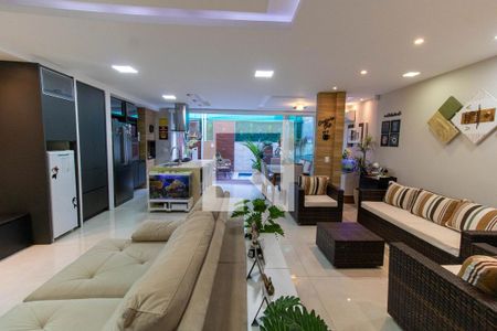 Sala  de casa à venda com 3 quartos, 200m² em Camboinhas, Niterói