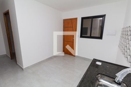 Sala e Cozinha de apartamento para alugar com 2 quartos, 34m² em Vila Paranaguá, São Paulo