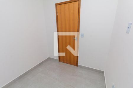 Quarto 1 de apartamento para alugar com 2 quartos, 34m² em Vila Paranaguá, São Paulo