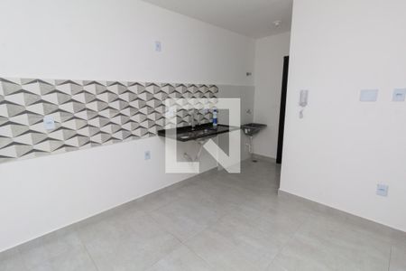 Sala e Cozinha de apartamento para alugar com 2 quartos, 34m² em Vila Paranaguá, São Paulo