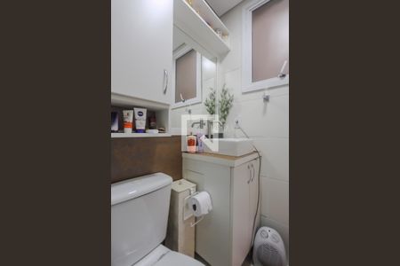 Banheiro de apartamento à venda com 1 quarto, 41m² em Jardim Botânico, Porto Alegre