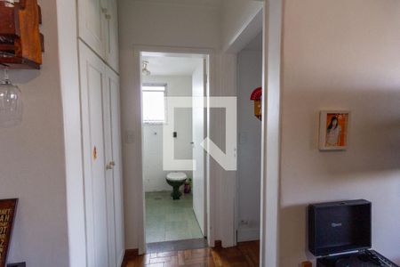 Corredor de apartamento à venda com 1 quarto, 55m² em Vila Anglo Brasileira, São Paulo