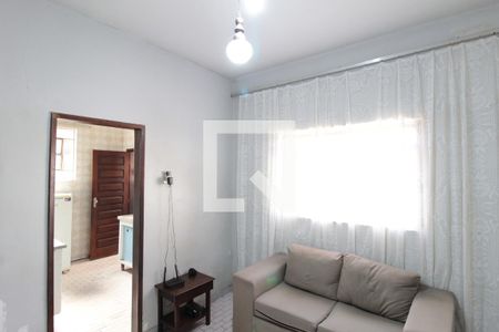 Sala de TV de casa à venda com 3 quartos, 360m² em Tupi A, Belo Horizonte