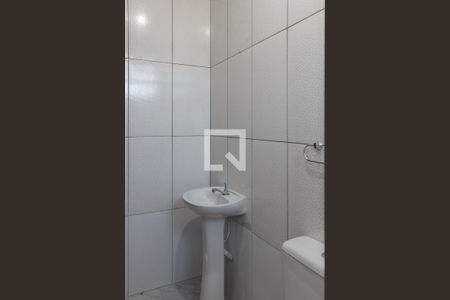 Banheiro de kitnet/studio para alugar com 1 quarto, 37m² em Cavalhada, Porto Alegre