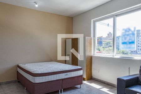 Sala/Quarto de kitnet/studio para alugar com 1 quarto, 37m² em Cavalhada, Porto Alegre