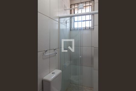 Banheiro de kitnet/studio para alugar com 1 quarto, 37m² em Cavalhada, Porto Alegre