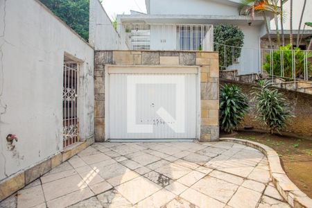 Casa à venda com 3 quartos, 230m² em Mirandópolis, São Paulo