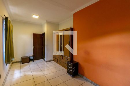 Quarto de casa para alugar com 3 quartos, 220m² em Glória, Belo Horizonte
