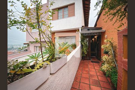 Área Externa de casa à venda com 4 quartos, 250m² em Vila Gomes, São Paulo