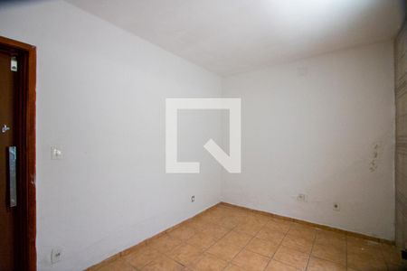 Quarto 2 de casa à venda com 2 quartos, 150m² em Vila Vitória, Santo André