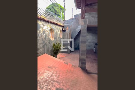 Varanda de casa à venda com 4 quartos, 178m² em Betânia, Belo Horizonte