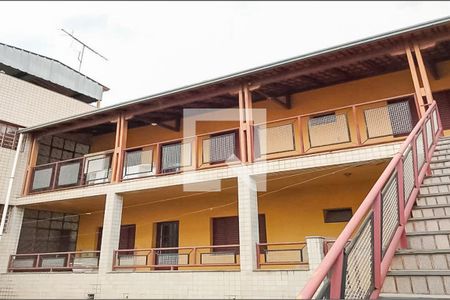 Fachada de casa à venda com 4 quartos, 230m² em Santa Terezinha, Belo Horizonte