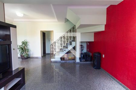 Sala de casa à venda com 4 quartos, 260m² em Bela Vista, Osasco