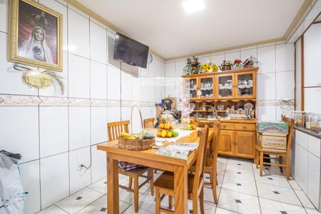 Casa à venda com 450m², 5 quartos e 3 vagas Casa à venda com 450m², 5 quartos e 3 vagasCopa e Cozinha