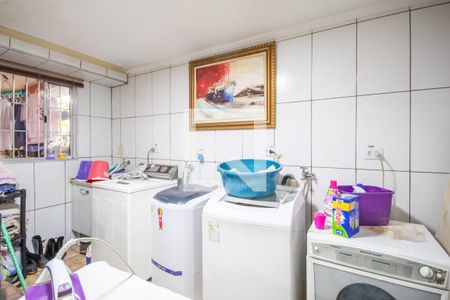 Casa à venda com 450m², 5 quartos e 3 vagas Casa à venda com 450m², 5 quartos e 3 vagasÁrea de Serviço