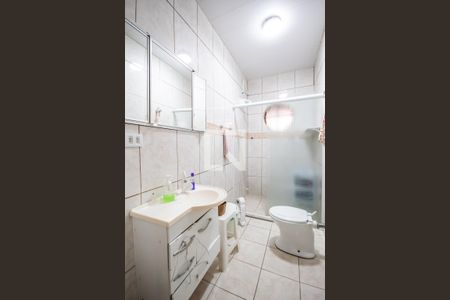 Casa à venda com 450m², 5 quartos e 3 vagas Casa à venda com 450m², 5 quartos e 3 vagasBanheiro 2