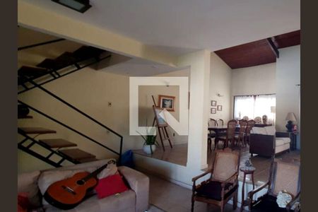 Casa à venda com 5 quartos, 220m² em Itaipu, Niterói