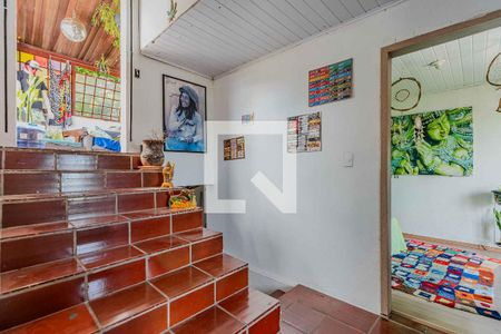 Corredor de casa à venda com 5 quartos, 300m² em Santa Tereza, Porto Alegre