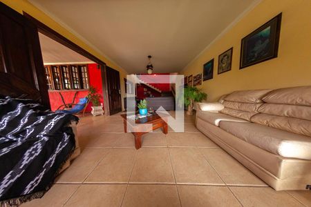 Casa à venda com 4 quartos, 220m² em Itaipu, Niterói