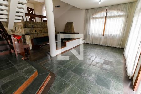 Casa à venda com 332m², 4 quartos e 7 vagasSala 1