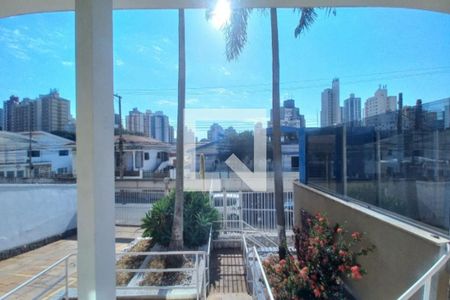 Vista da Sala de casa para alugar com 5 quartos, 900m² em Botafogo, Campinas