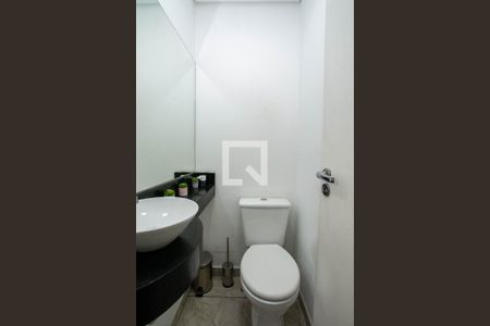 Lavabo de casa de condomínio para alugar com 2 quartos, 50m² em Água Chata, Guarulhos