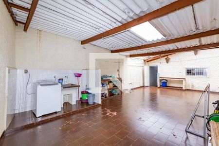 Casa à venda com 275m², 2 quartos e 1 vaga