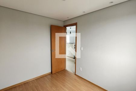 Quarto 2 de apartamento para alugar com 2 quartos, 39m² em Parque Santa Rosa, Suzano
