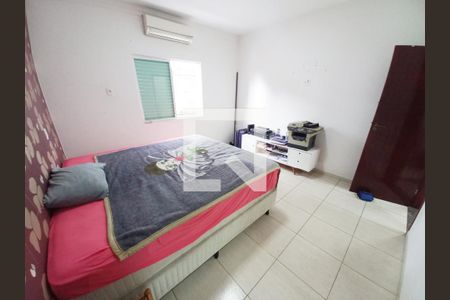 Quarto 2 - Suíte de casa para alugar com 2 quartos, 160m² em Vila Cascatinha, São Vicente