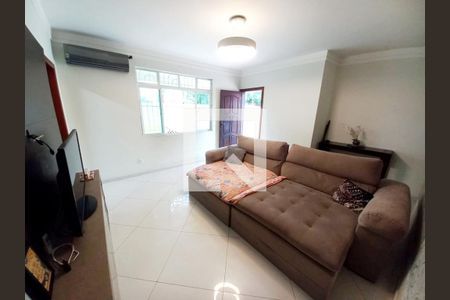 Sala de casa para alugar com 2 quartos, 160m² em Vila Cascatinha, São Vicente