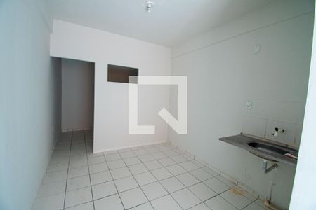 Sala/ cozinha  de kitnet/studio para alugar com 1 quarto, 30m² em Taguatinga, Brasília