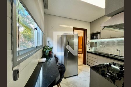 Cozinha de apartamento à venda com 3 quartos, 105m² em Buritis, Belo Horizonte