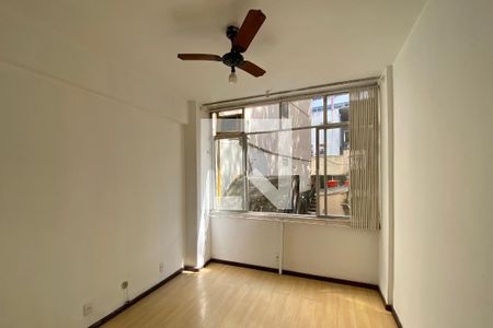 Sala/Quarto de apartamento à venda com 1 quarto, 32m² em Flamengo, Rio de Janeiro