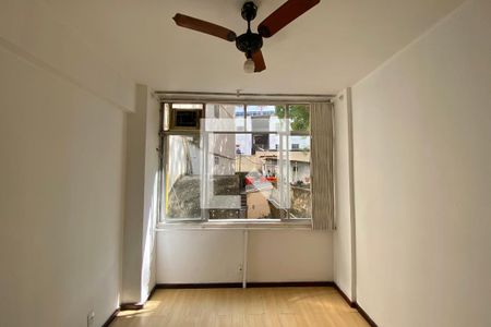 Sala/Quarto de apartamento à venda com 1 quarto, 32m² em Flamengo, Rio de Janeiro