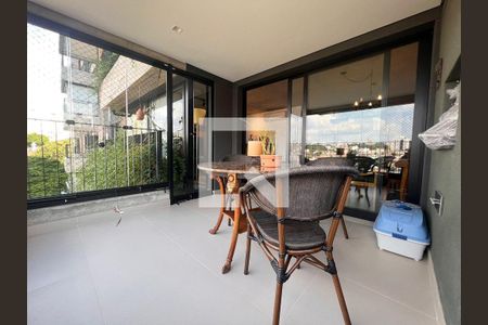 Apartamento à venda com 3 quartos, 138m² em Vila Ipojuca, São Paulo