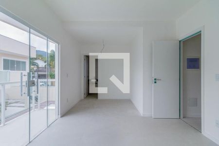 Casa à venda com 3 quartos, 104m² em Engenho do Mato, Niterói